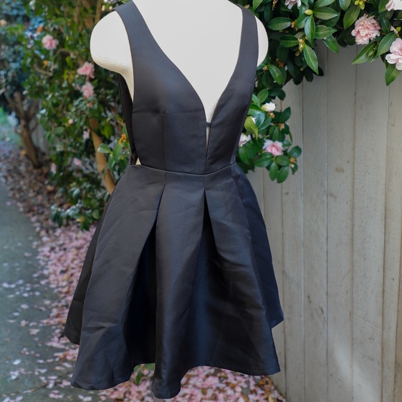 Hot & Delicious Dresses & Skirts - Flirty Sidless LBD by Hot & Delicious